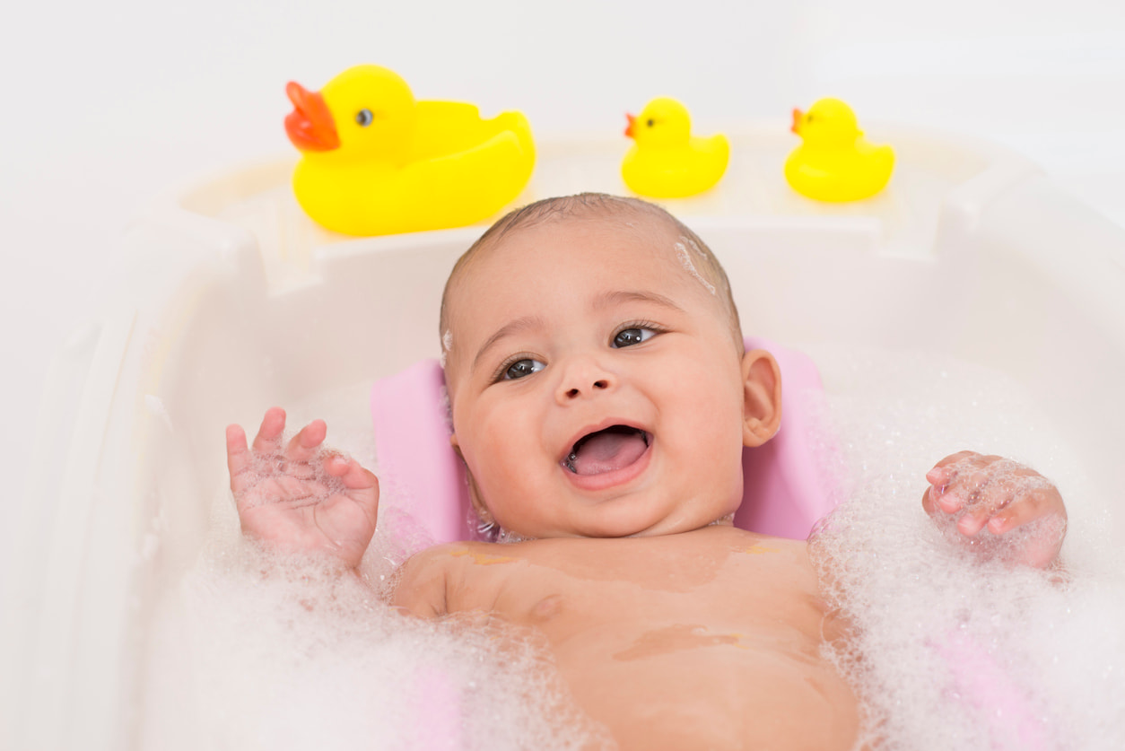 Memandikan Bayi  Berapa Suhu Air yang Ideal HonestDocs