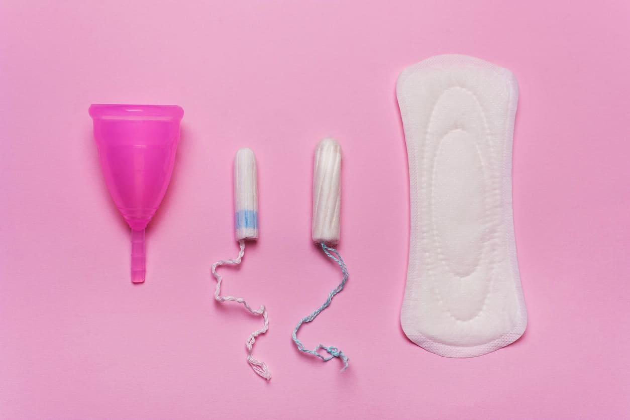 Kenali Perbedaan Pembalut Tampon  dan Menstrual Cup 